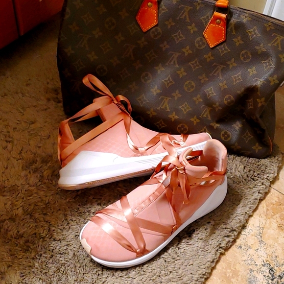 Puma Shoes - Puma shoes size 8